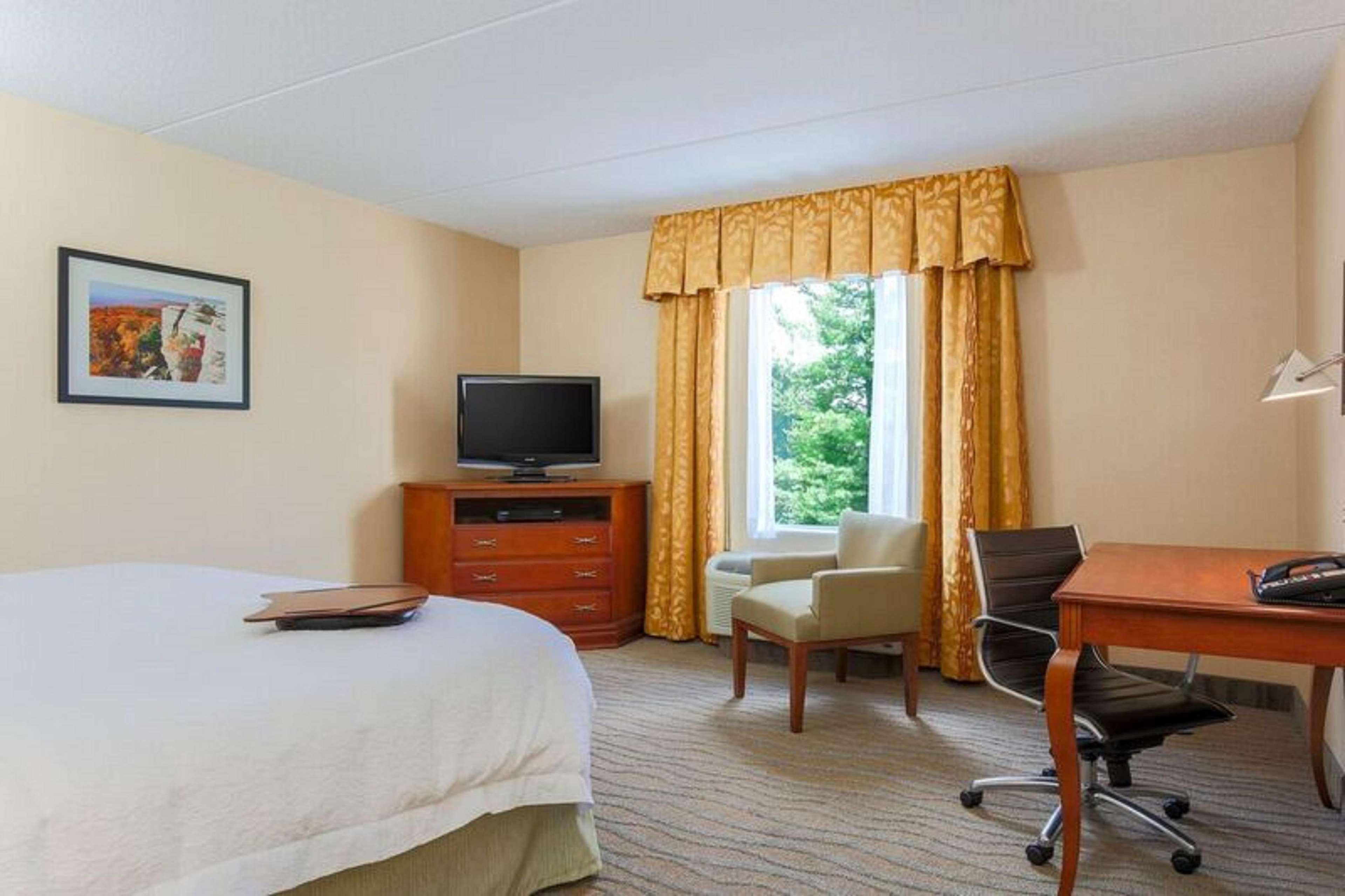 Hampton Inn & Suites Poughkeepsie Spackenkill Экстерьер фото