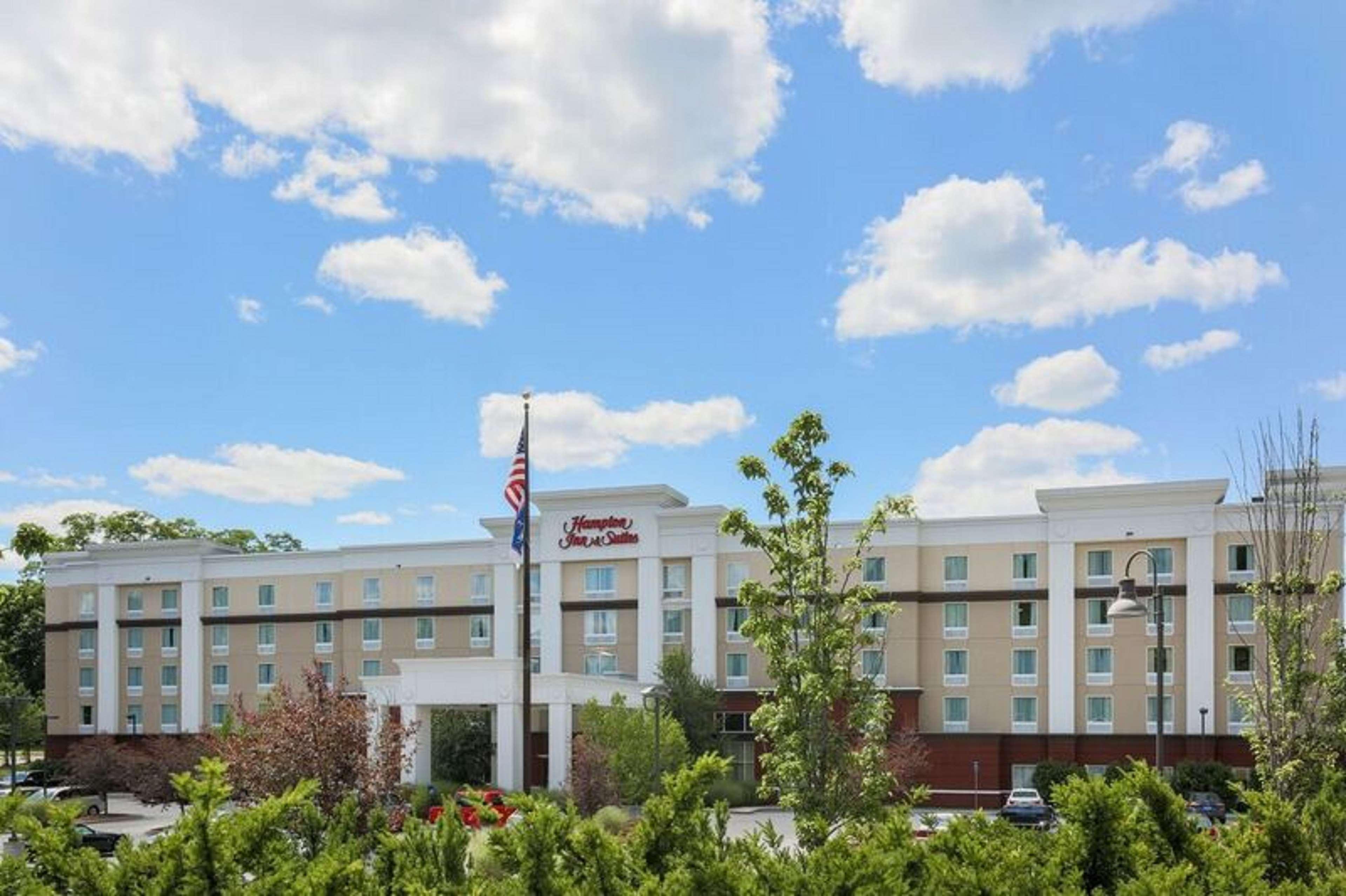 Hampton Inn & Suites Poughkeepsie Spackenkill Экстерьер фото