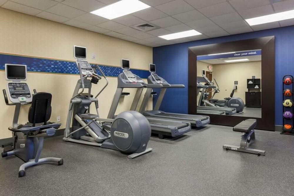 Hampton Inn & Suites Poughkeepsie Spackenkill Экстерьер фото