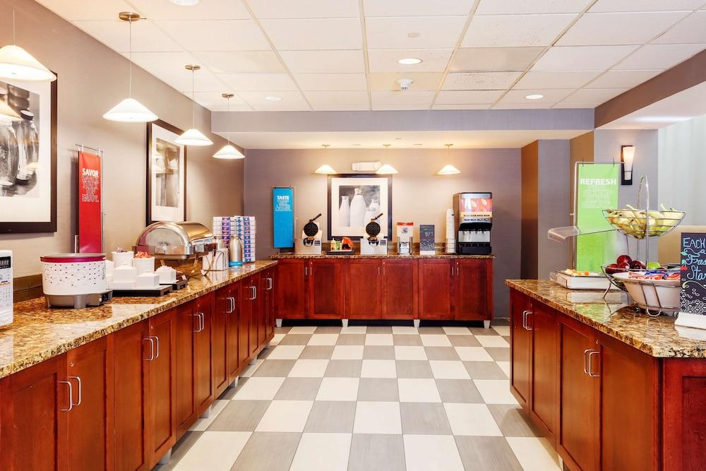 Hampton Inn & Suites Poughkeepsie Spackenkill Экстерьер фото