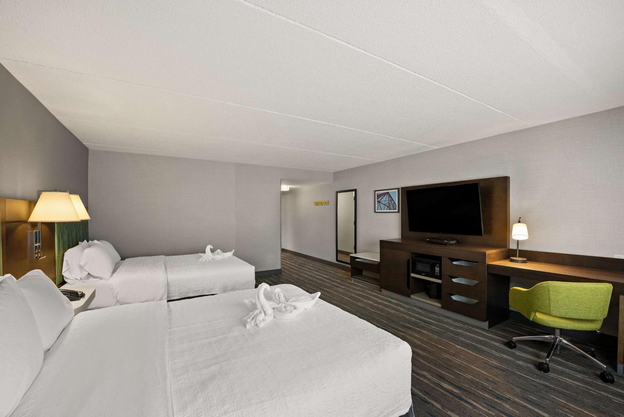 Hampton Inn & Suites Poughkeepsie Spackenkill Экстерьер фото