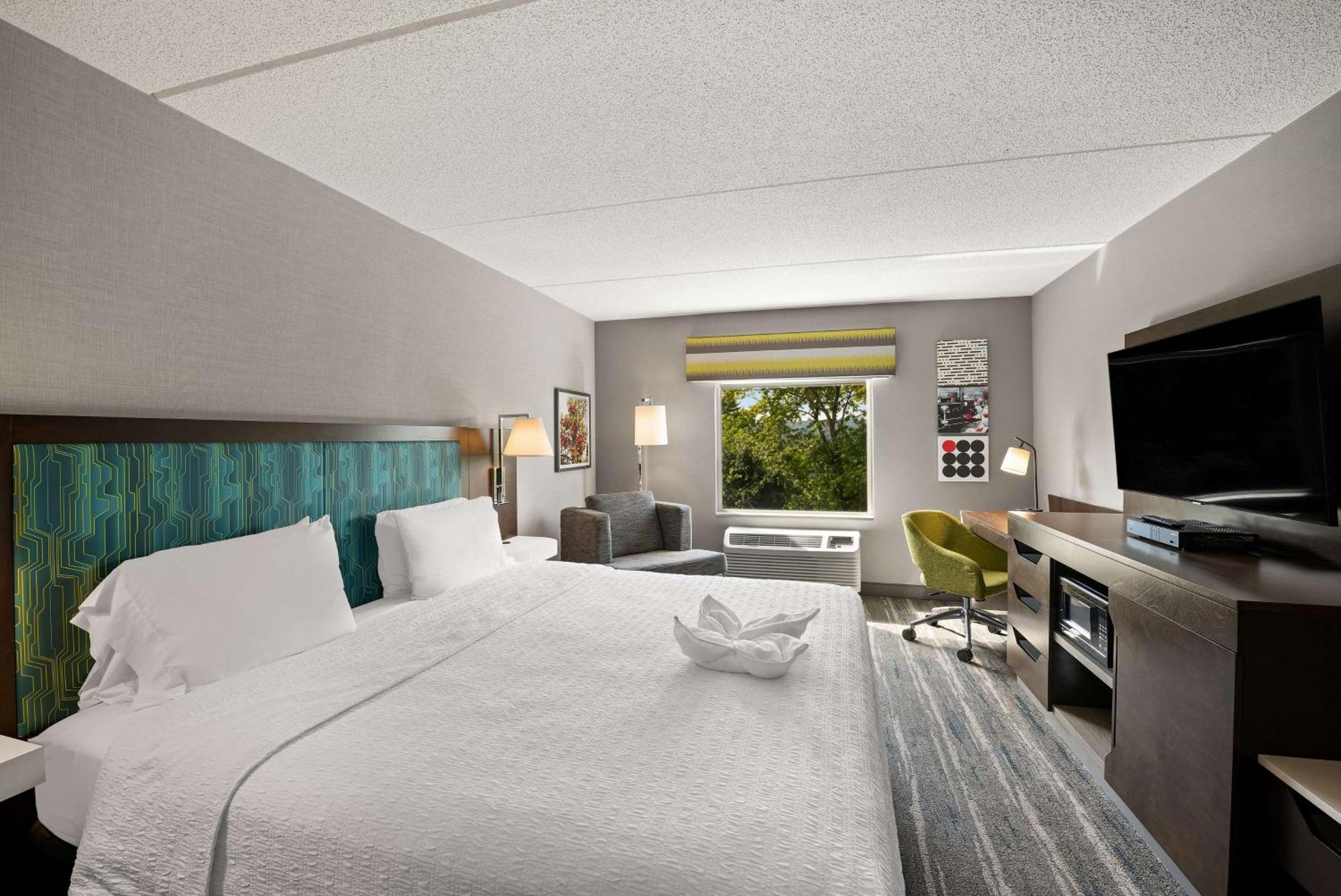 Hampton Inn & Suites Poughkeepsie Spackenkill Экстерьер фото