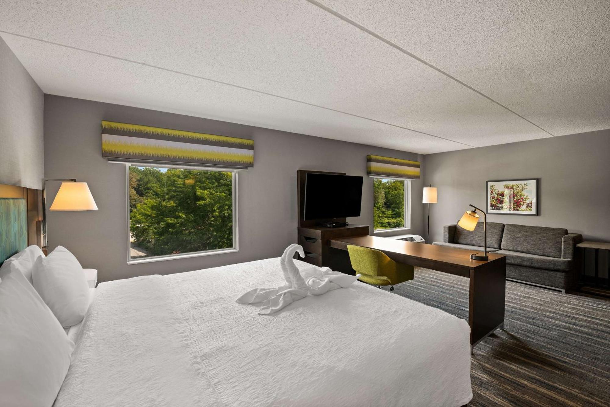 Hampton Inn & Suites Poughkeepsie Spackenkill Экстерьер фото